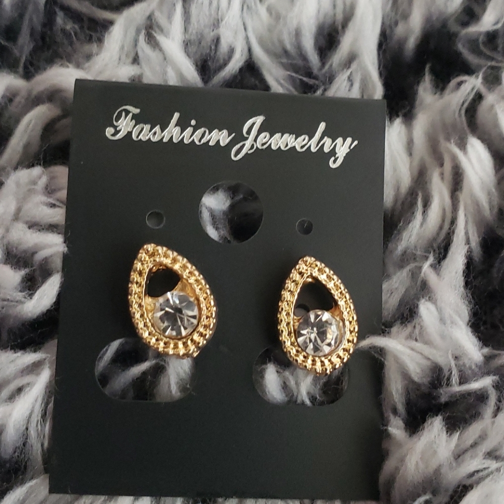 Gold-filled stud earrings